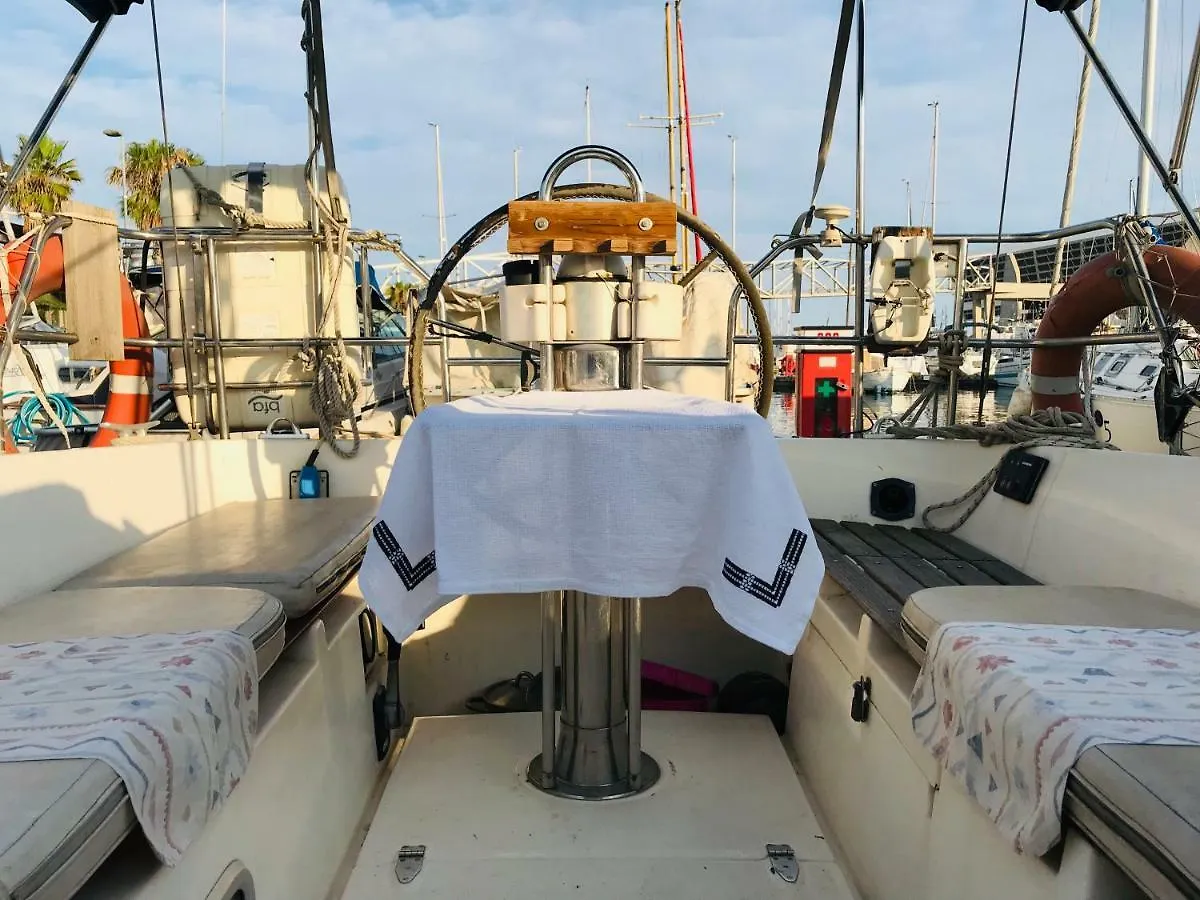Hotel en barco Sleep&BoatsBreakfast Barcelona City Sant Adrià de Besòs