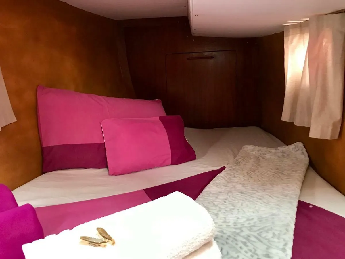 Sleep&BoatsBreakfast Barcelona City Sant Adrià de Besòs España